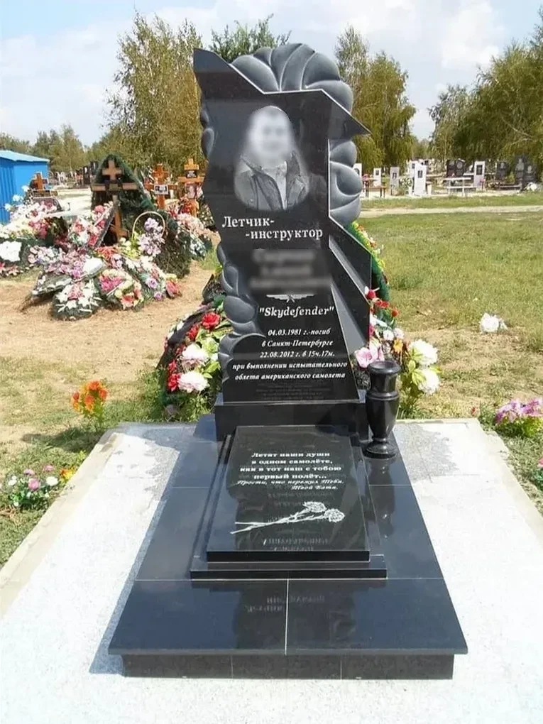 Памятник из гранита